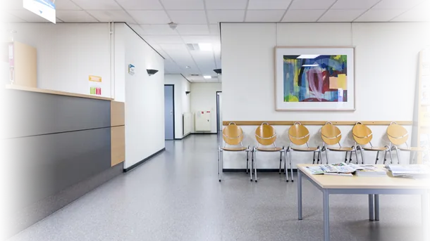 Receptie en wachtruimte van het Gezondheidscentrum Weert